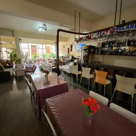 阿尔金塔比亚酒庄酒店 酒店 *